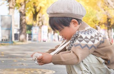 子どもが観察・記録の遊びを楽しむ様子