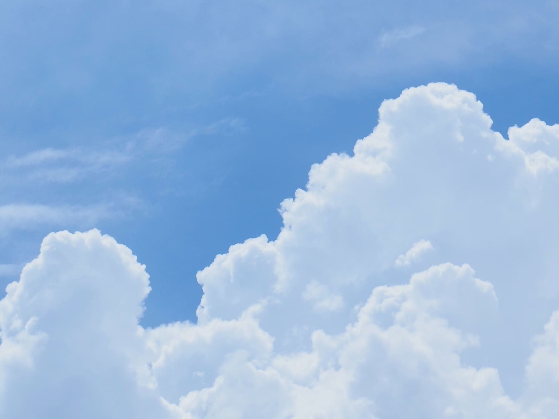 青空に広がる入道雲