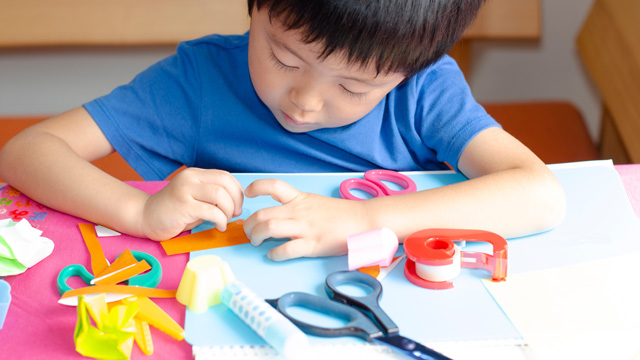 工作をしている子ども